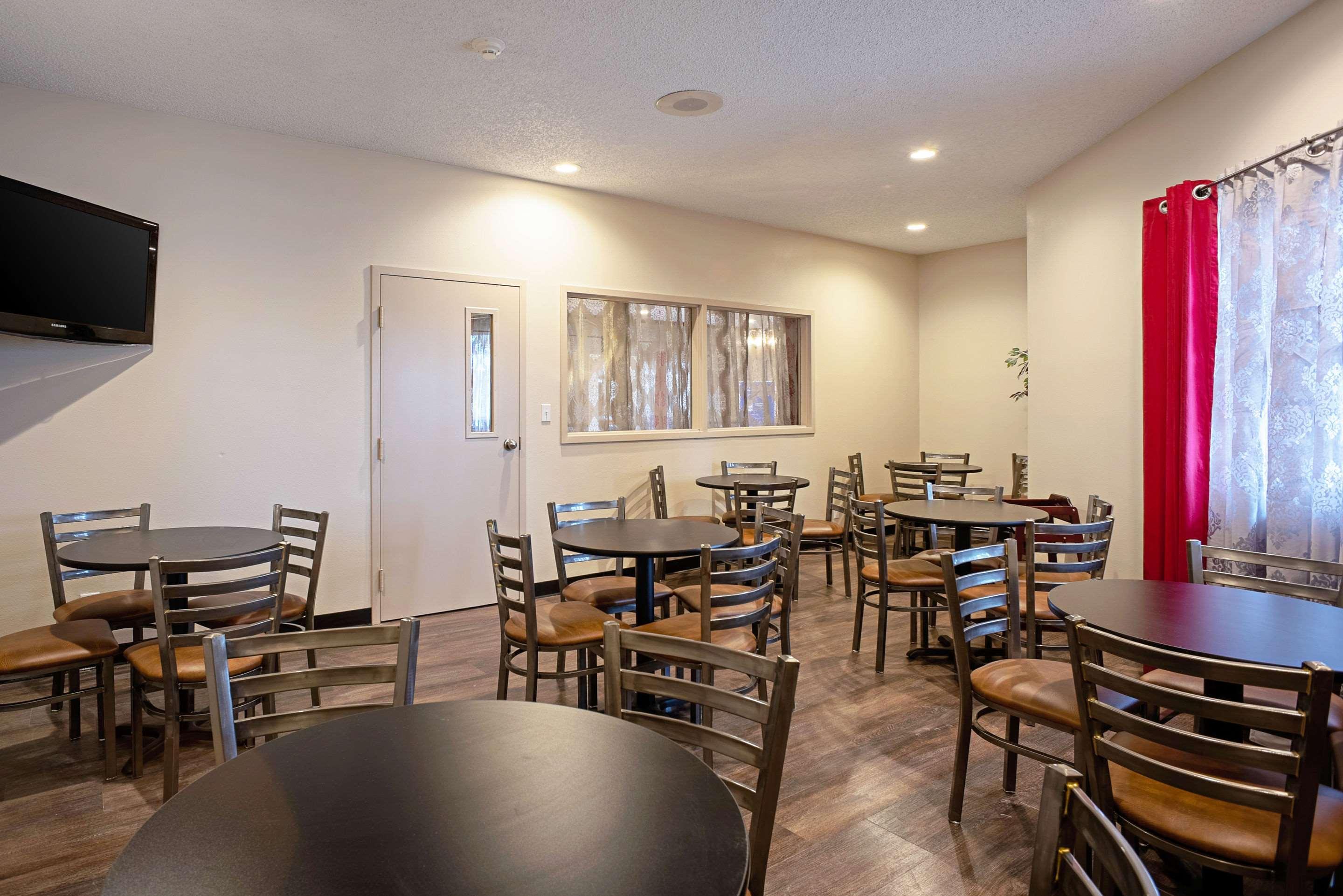Quality Inn Frontier At Us Hwy 30 Clinton Exterior foto